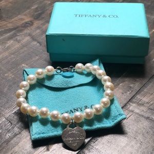 Tiffany & Co Pearl bracelet